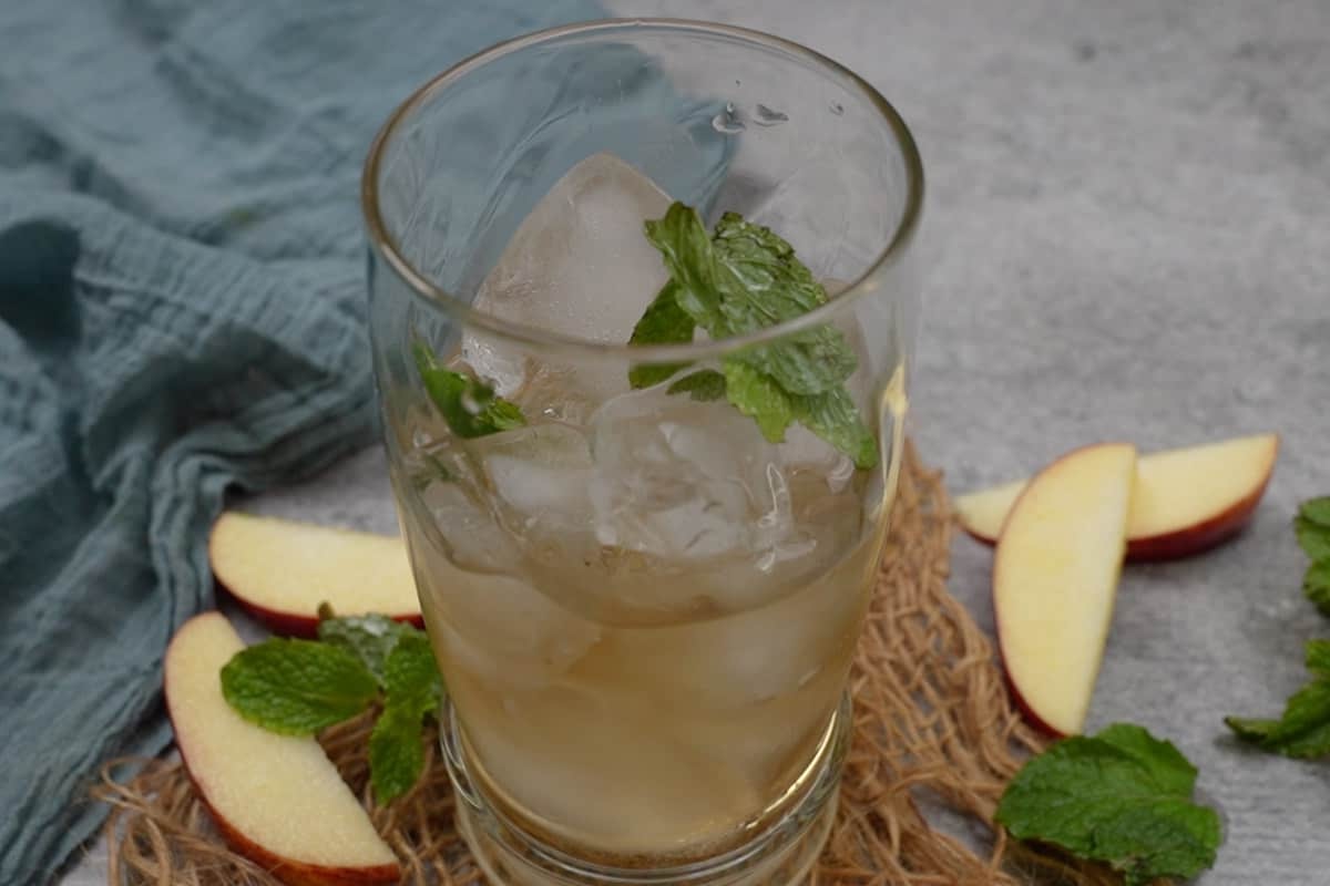 apple-tea-recipe-hot-or-iced