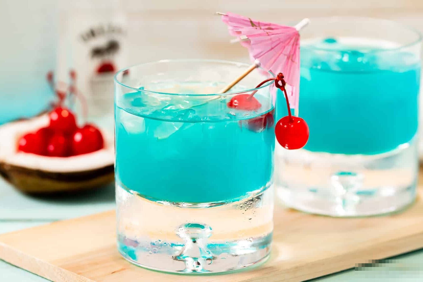 blue-hawaiian-long-island-iced-tea-recipe