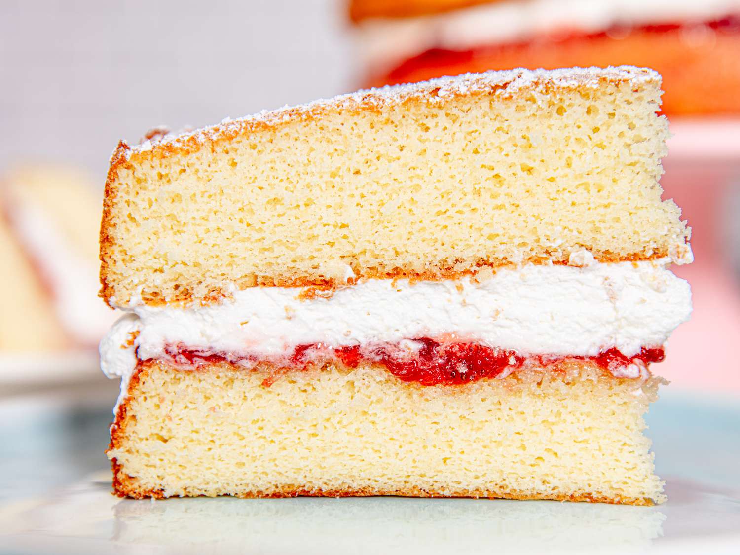 classic-victoria-sponge-cake-recipe-tea-time
