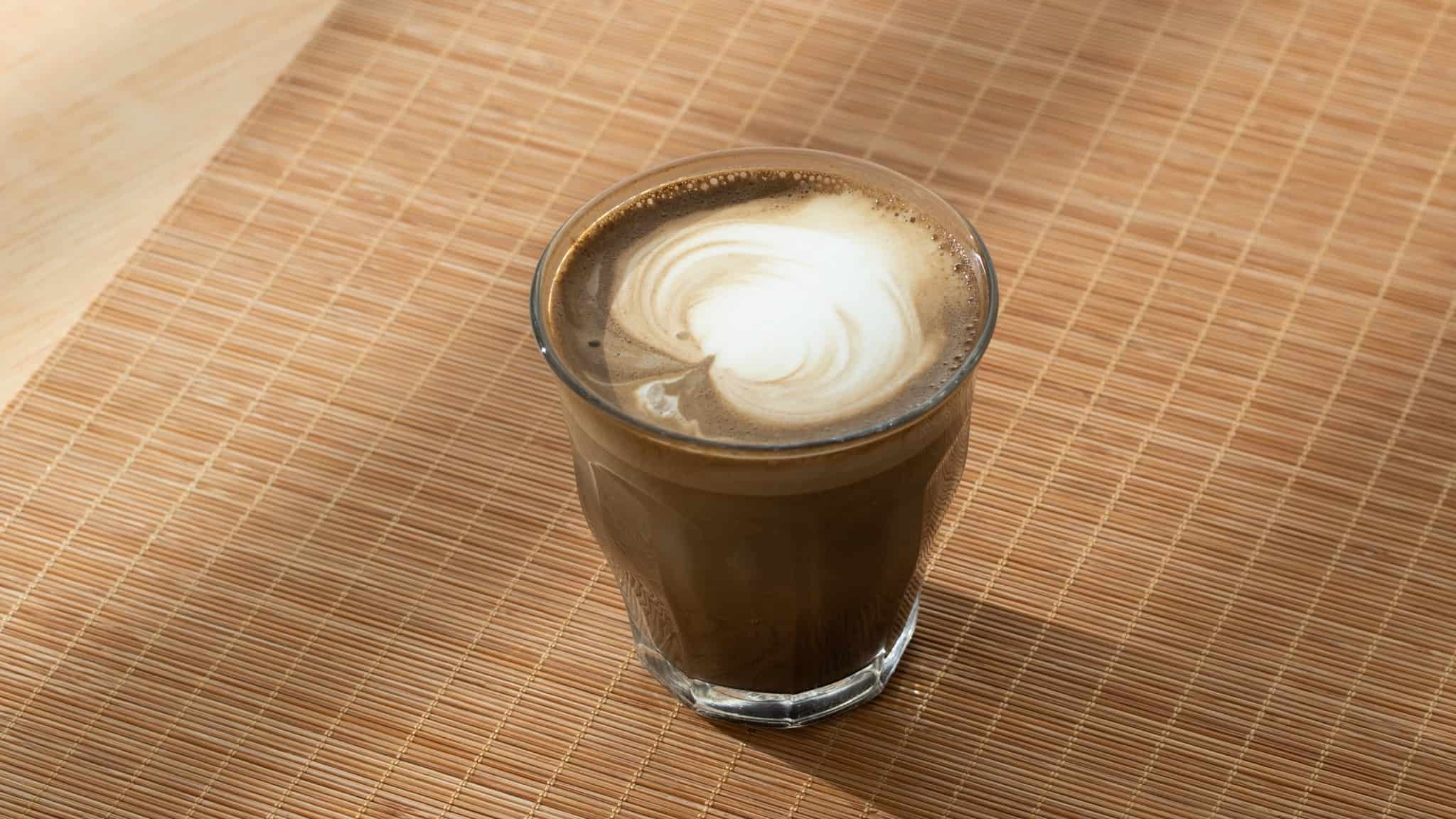 hojicha-latte-recipe-roasted-green-tea