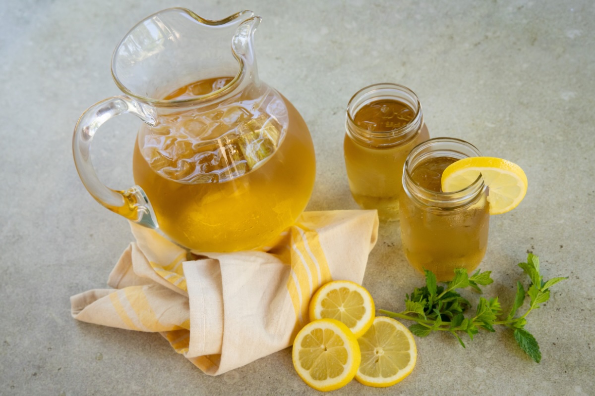 lemon-mint-tea-recipe-hot-or-iced